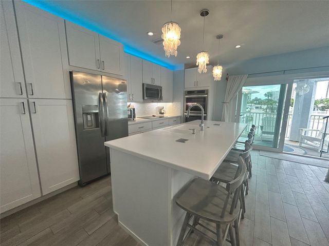 2045 Nettles Blvd, Jensen Beach, FL 34957