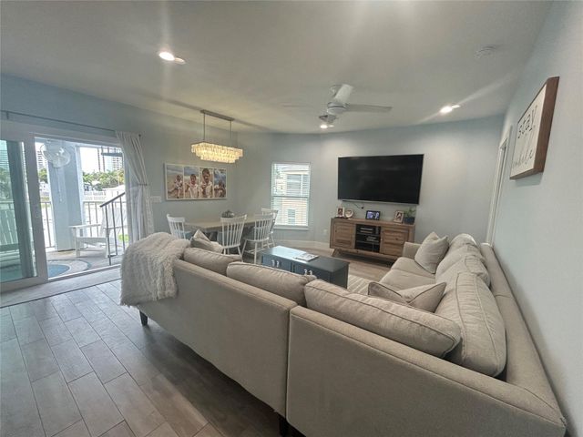 2045 Nettles Blvd, Jensen Beach, FL 34957