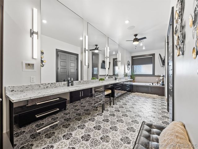 10286 S 305th East Avenue, Coweta, OK 74429