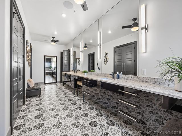 10286 S 305th East Avenue, Coweta, OK 74429