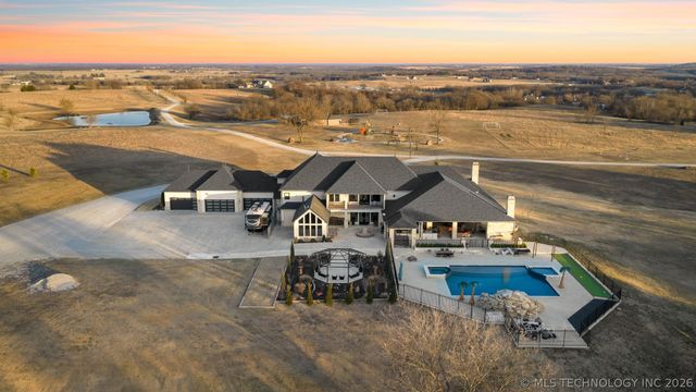 10286 S 305th East Avenue, Coweta, OK 74429