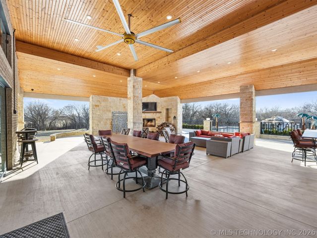 10286 S 305th East Avenue, Coweta, OK 74429