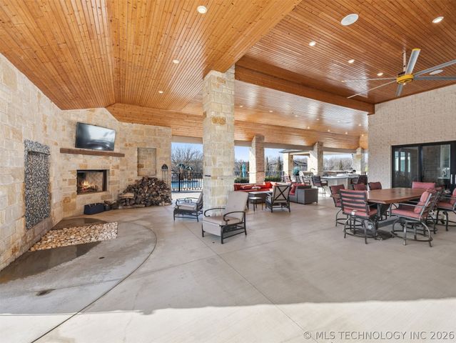 10286 S 305th East Avenue, Coweta, OK 74429