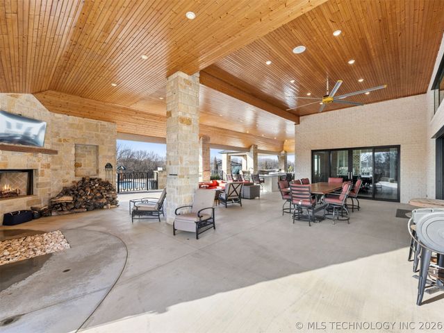 10286 S 305th East Avenue, Coweta, OK 74429