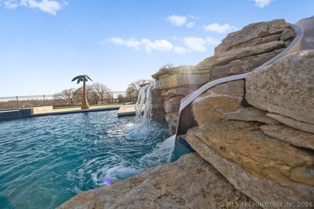 10286 S 305th East Avenue, Coweta, OK 74429