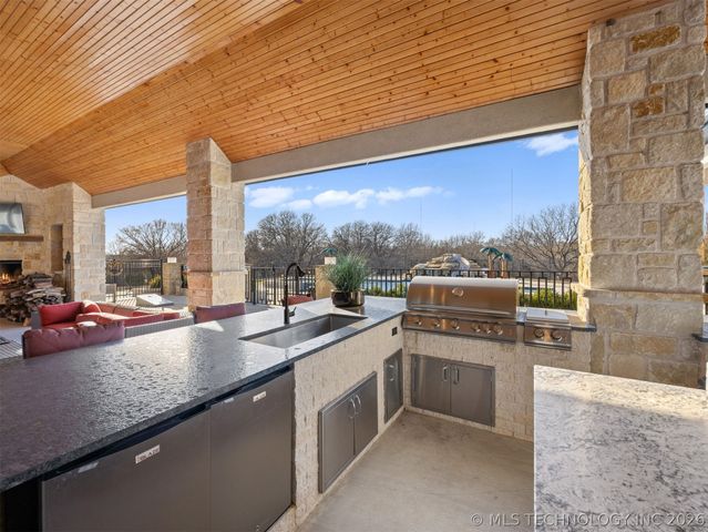 10286 S 305th East Avenue, Coweta, OK 74429