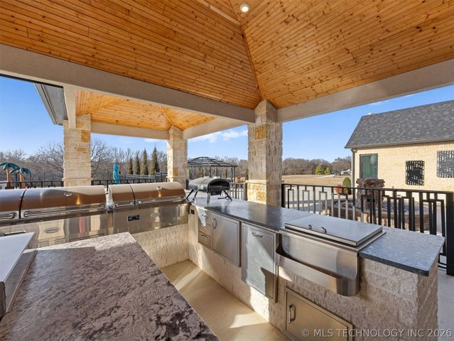 10286 S 305th East Avenue, Coweta, OK 74429