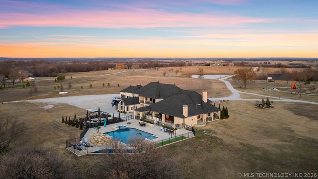 10286 S 305th East Avenue, Coweta, OK 74429