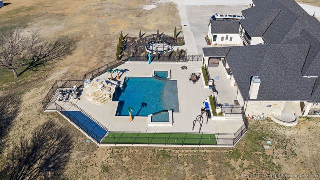 10286 S 305th East Avenue, Coweta, OK 74429