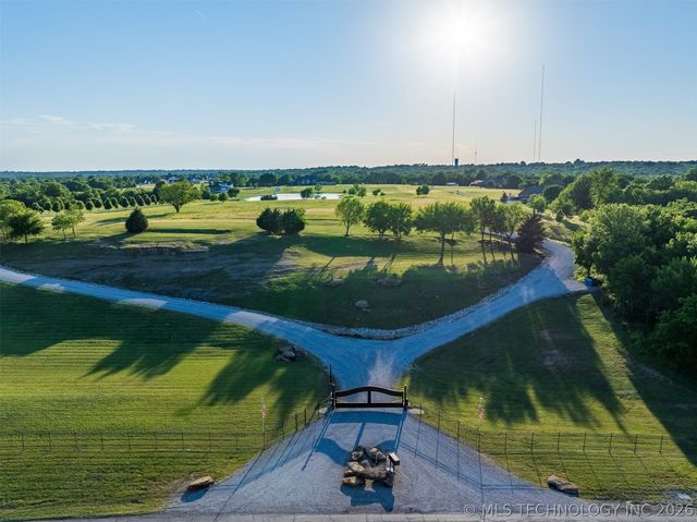 10286 S 305th East Avenue, Coweta, OK 74429