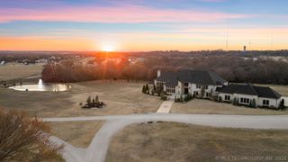 10286 S 305th East Avenue, Coweta, OK 74429