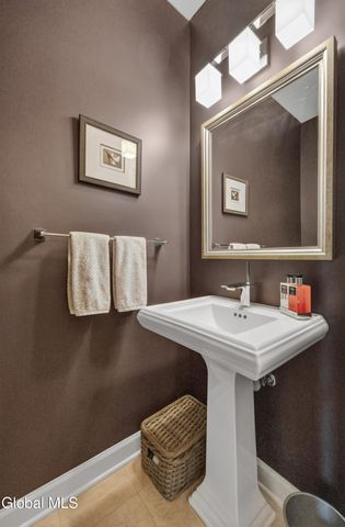 2757 Doelner Circle, Schodack, NY 12033
