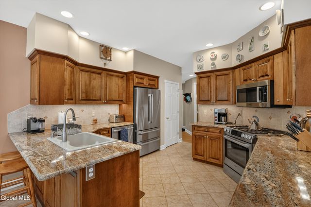 2757 Doelner Circle, Schodack, NY 12033