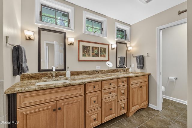 2757 Doelner Circle, Schodack, NY 12033