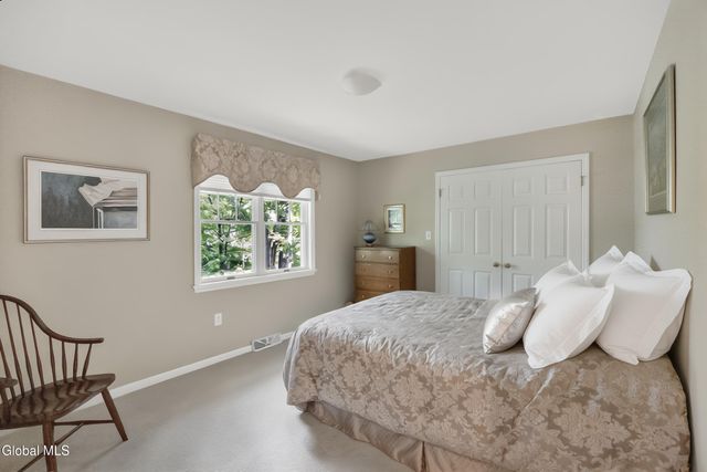 2757 Doelner Circle, Schodack, NY 12033