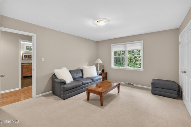 2757 Doelner Circle, Schodack, NY 12033