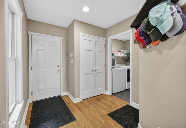 2757 Doelner Circle, Schodack, NY 12033