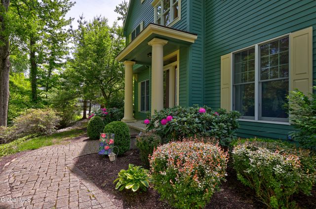 2757 Doelner Circle, Schodack, NY 12033