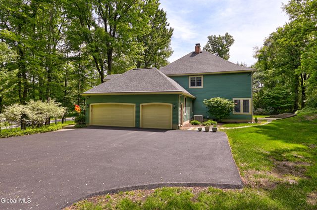 2757 Doelner Circle, Schodack, NY 12033