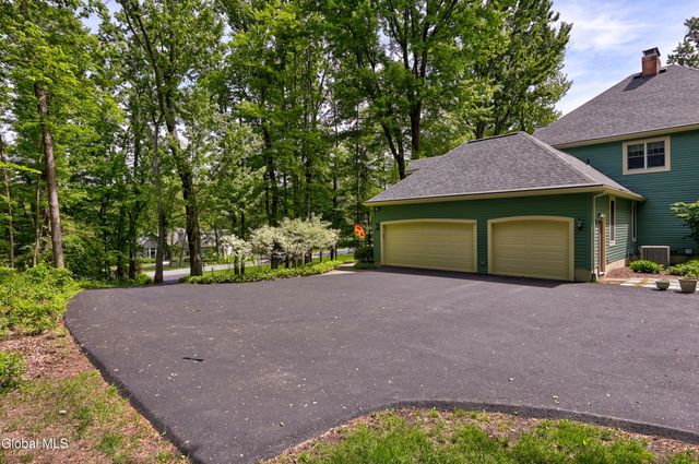 2757 Doelner Circle, Schodack, NY 12033