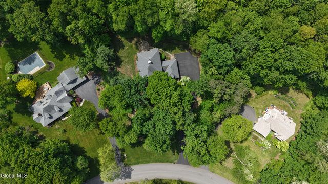 2757 Doelner Circle, Schodack, NY 12033