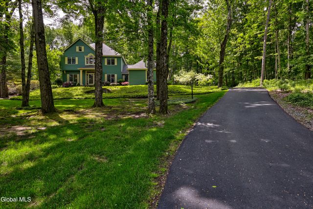 2757 Doelner Circle, Schodack, NY 12033
