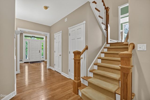 2757 Doelner Circle, Schodack, NY 12033