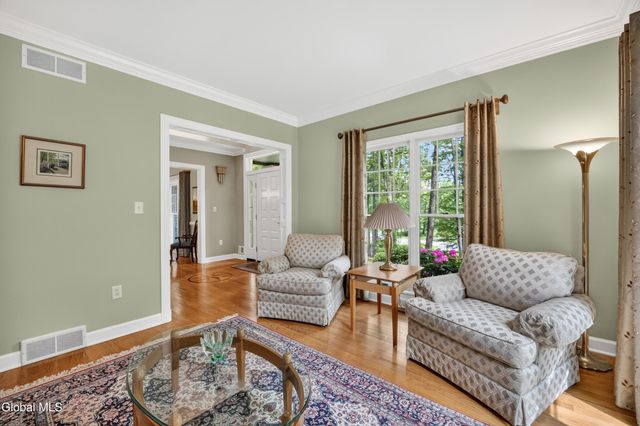 2757 Doelner Circle, Schodack, NY 12033