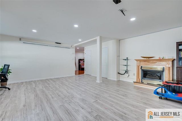 7 Stanford Drive, South Brunswick, NJ 08824