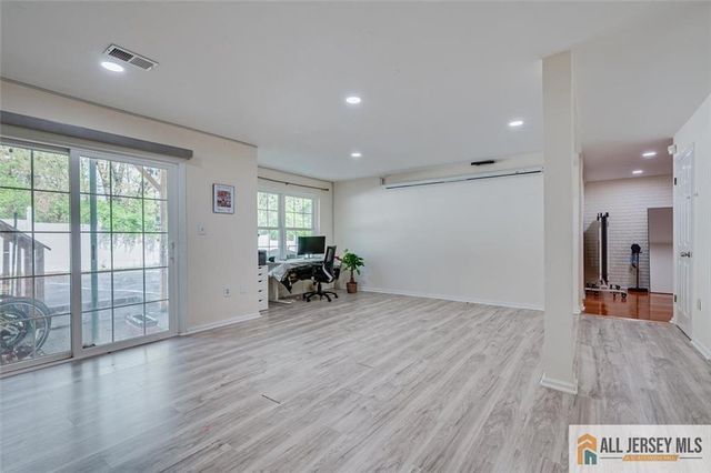 7 Stanford Drive, South Brunswick, NJ 08824