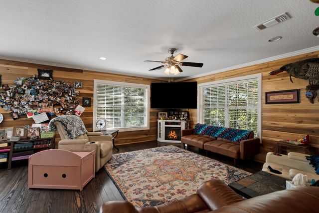 18 E Lakeview Dr., Columbia, MS 39429