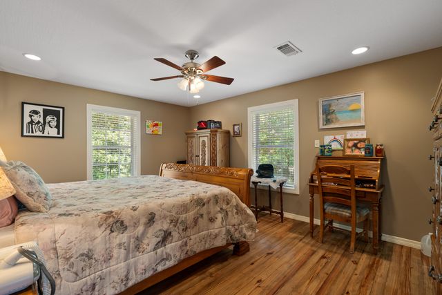 18 E Lakeview Dr., Columbia, MS 39429