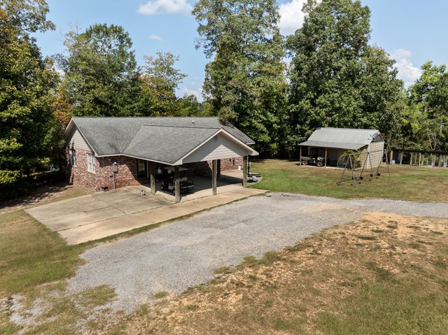 18 E Lakeview Dr., Columbia, MS 39429