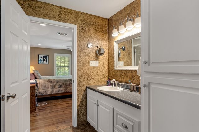 18 E Lakeview Dr., Columbia, MS 39429