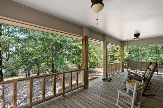 18 E Lakeview Dr., Columbia, MS 39429