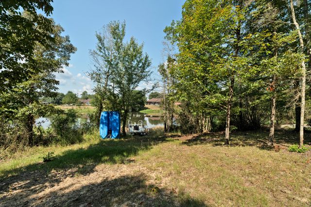 18 E Lakeview Dr., Columbia, MS 39429