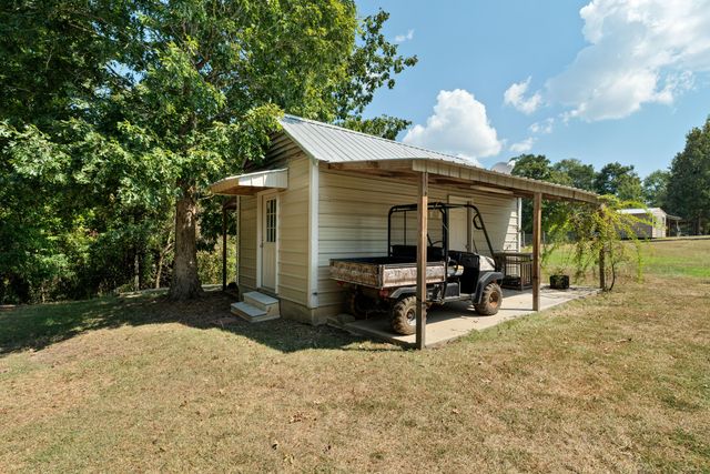 18 E Lakeview Dr., Columbia, MS 39429