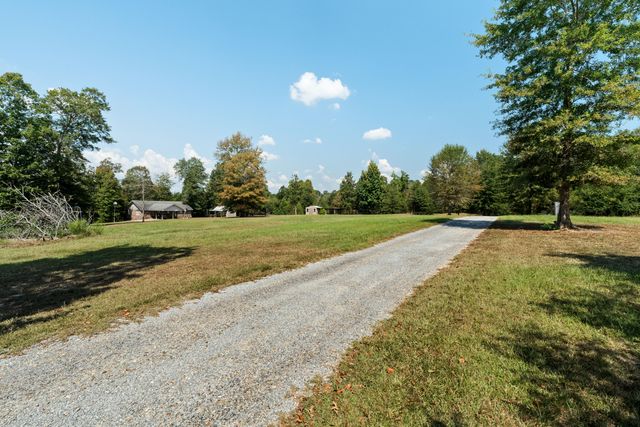 18 E Lakeview Dr., Columbia, MS 39429