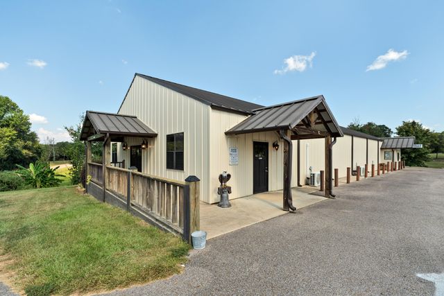 18 E Lakeview Dr., Columbia, MS 39429