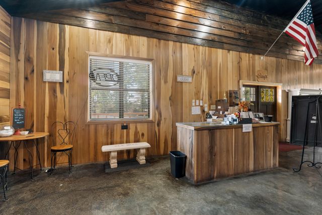 18 E Lakeview Dr., Columbia, MS 39429