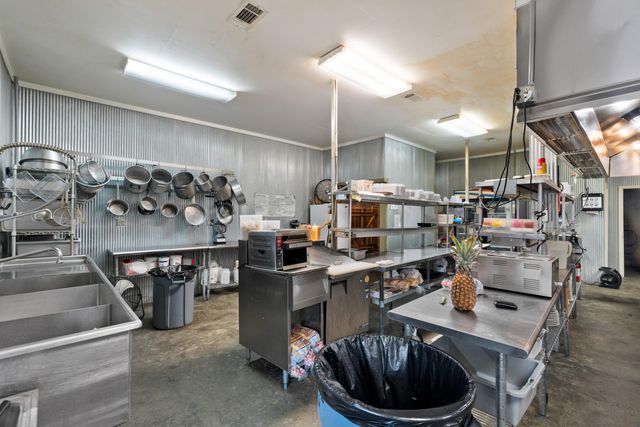 18 E Lakeview Dr., Columbia, MS 39429