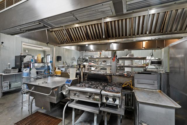 18 E Lakeview Dr., Columbia, MS 39429