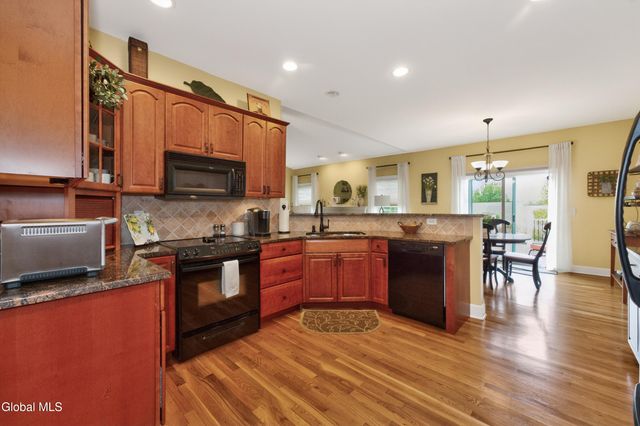 8 Addison Way, Clifton Park, NY 12148
