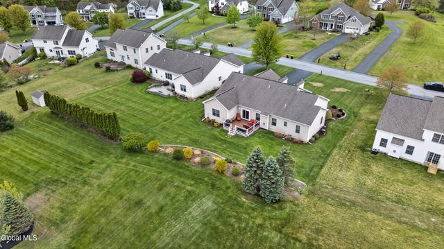 8 Addison Way, Clifton Park, NY 12148