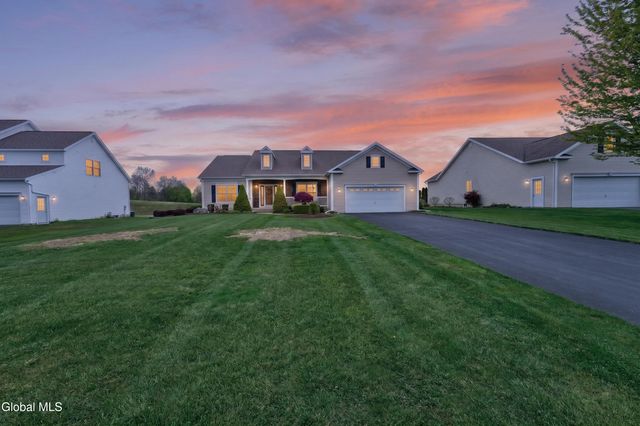 8 Addison Way, Clifton Park, NY 12148