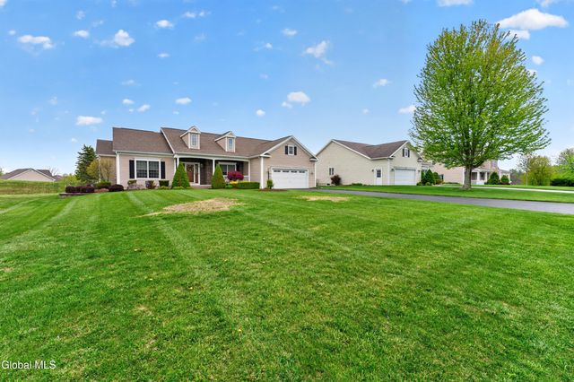 8 Addison Way, Clifton Park, NY 12148