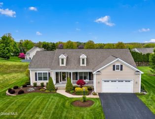 8 Addison Way, Clifton Park, NY 12148