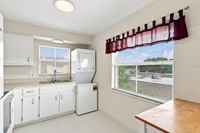 438 WINDMEADOWS STREET 438, Altamonte Springs, FL 32701
