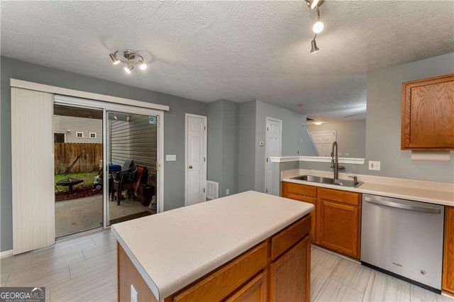 636 Spanish Oak Drive, Acworth, GA 30102