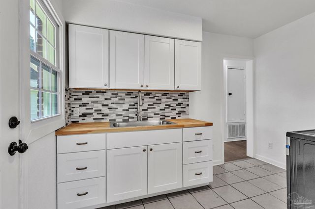 811 W Jordan St, Pensacola, FL 32501